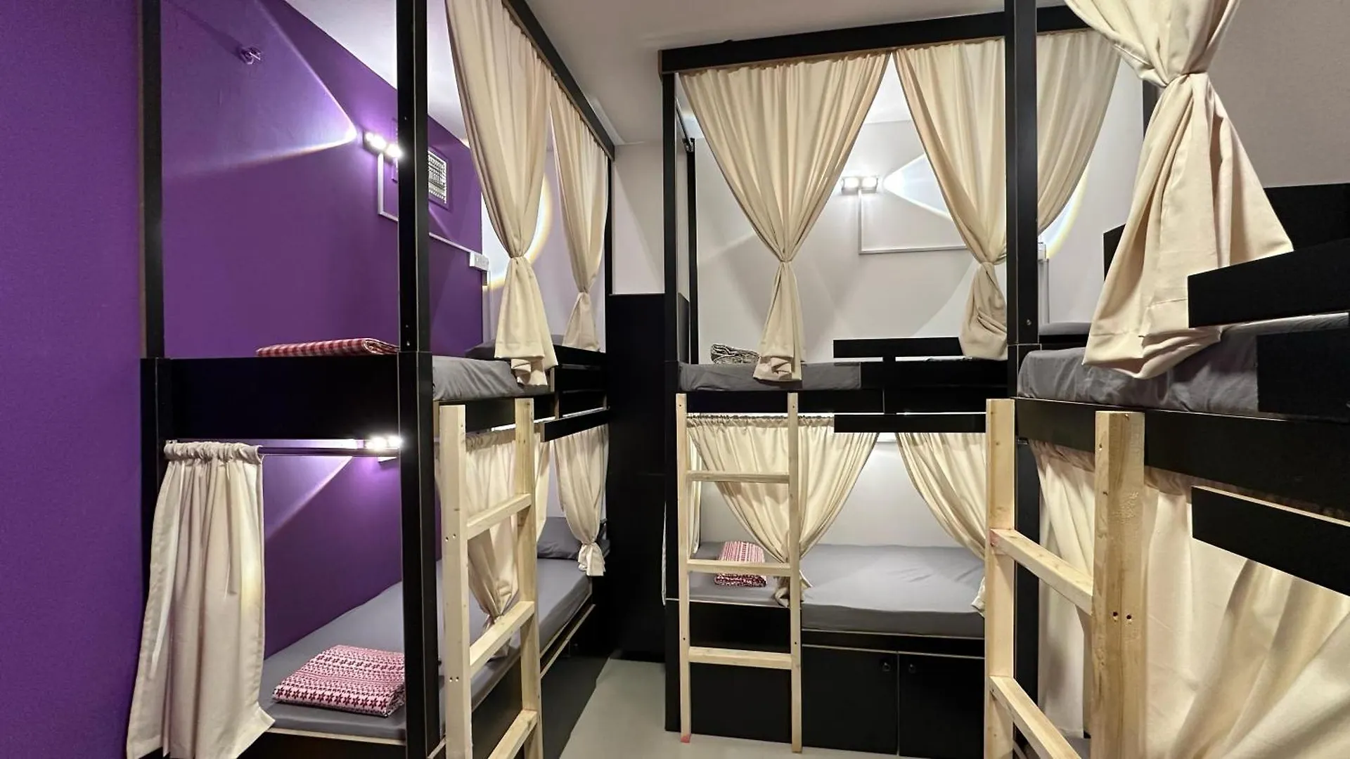Pineapple Xpress Hostel Dubai United Arab Emirates