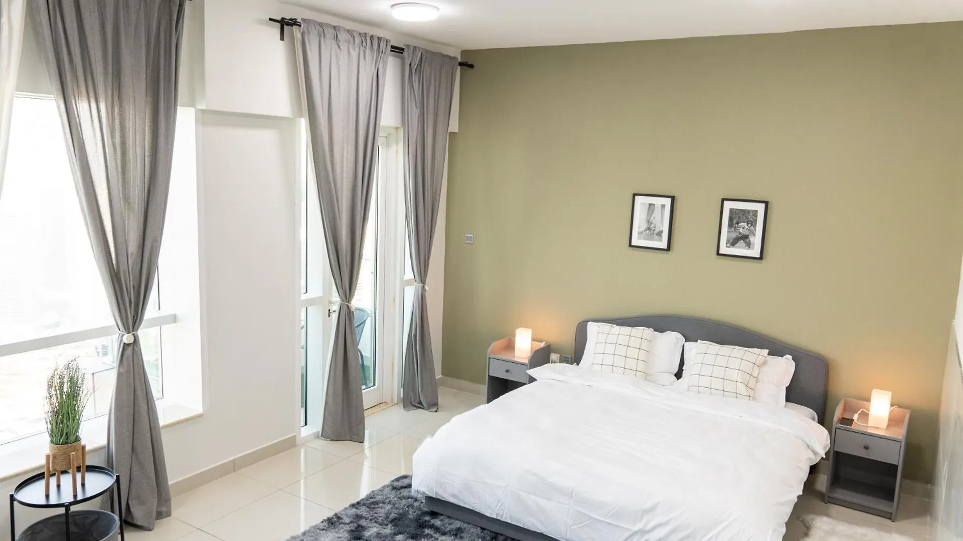 Pineapple Xpress Hostel Dubai