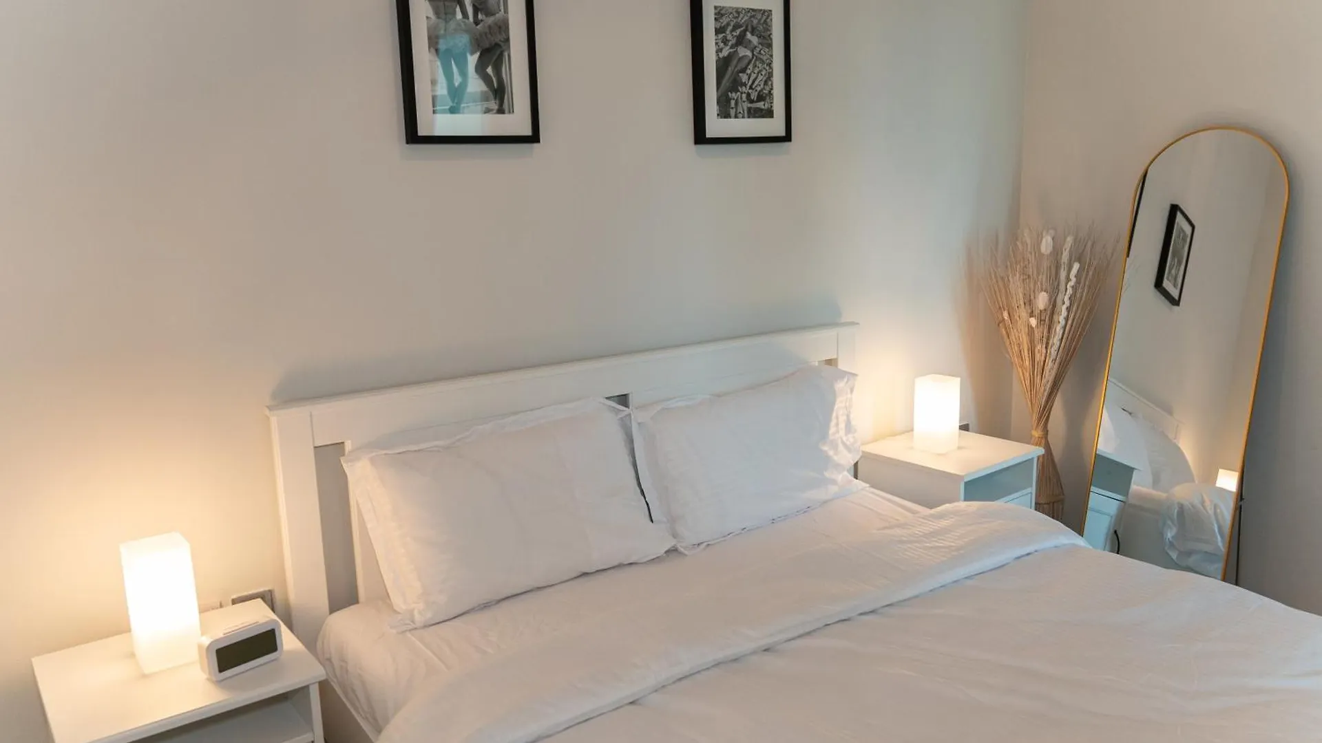 Pineapple Xpress Hostel Dubai United Arab Emirates