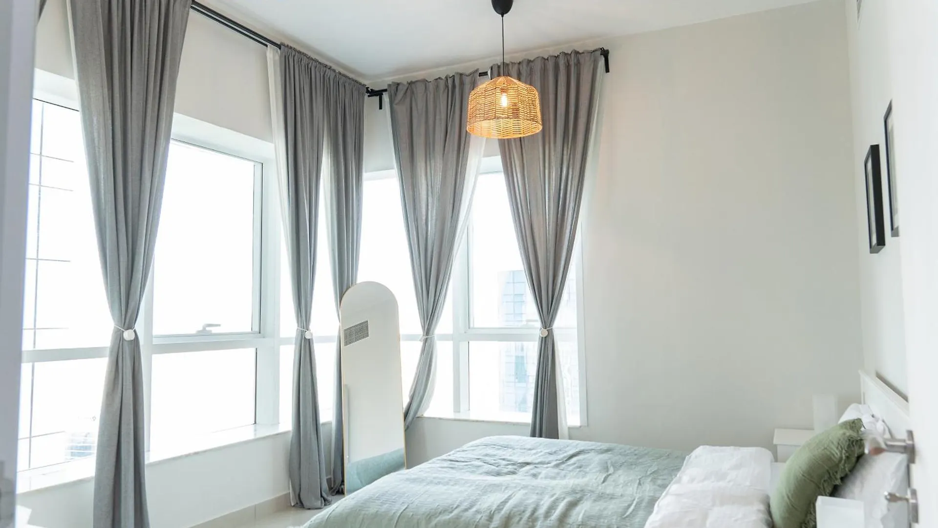 Pineapple Xpress Hostel Dubai