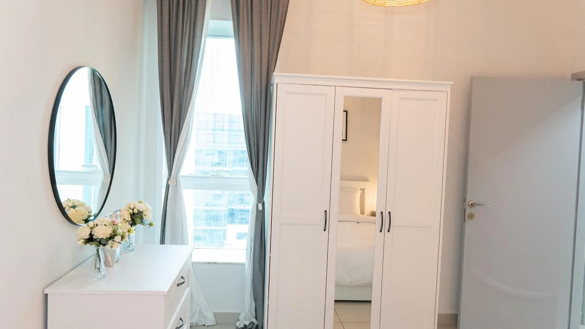 Pineapple Xpress Hostel Dubai